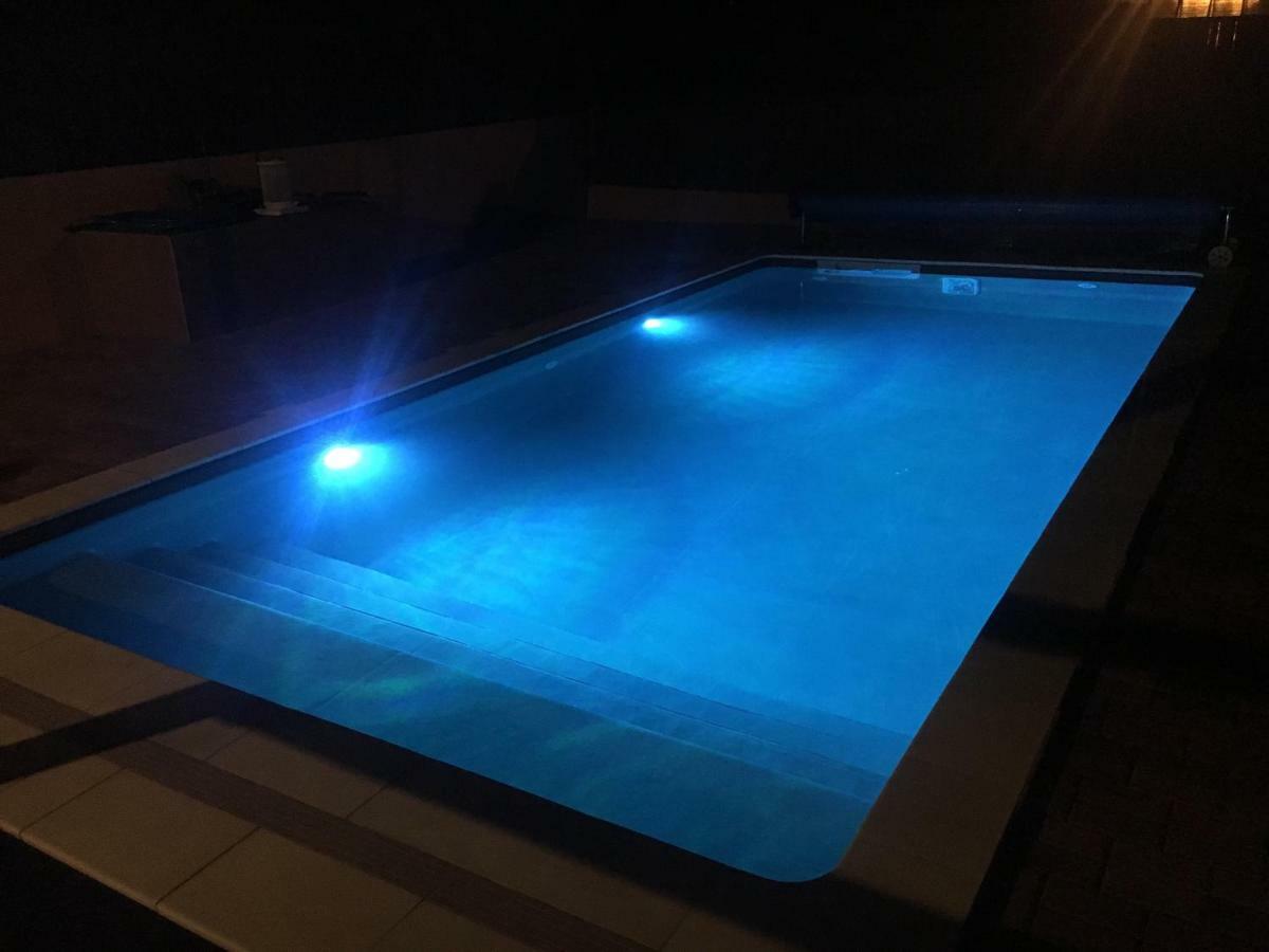 Garden Spa Resort Budapest Esterno foto